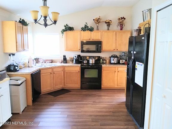 4th image of 7857 MOSS POINTE Trail W