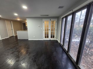 310 Overbrook Rd, Piscataway, NJ 08854