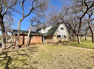 1808 Toplea Dr, Euless, TX 76040