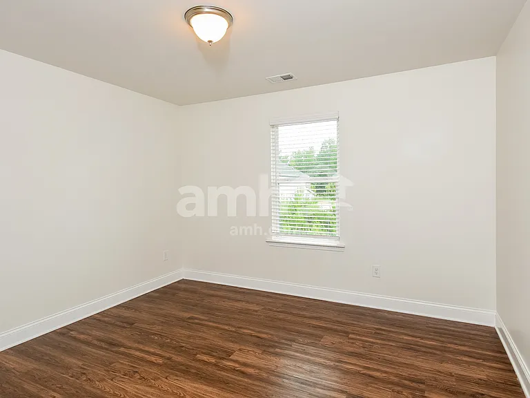 316 Bourne St — Photo 16