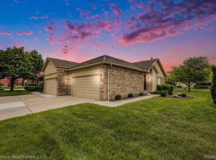 48830 Windmill Cir W, Macomb, MI 48044