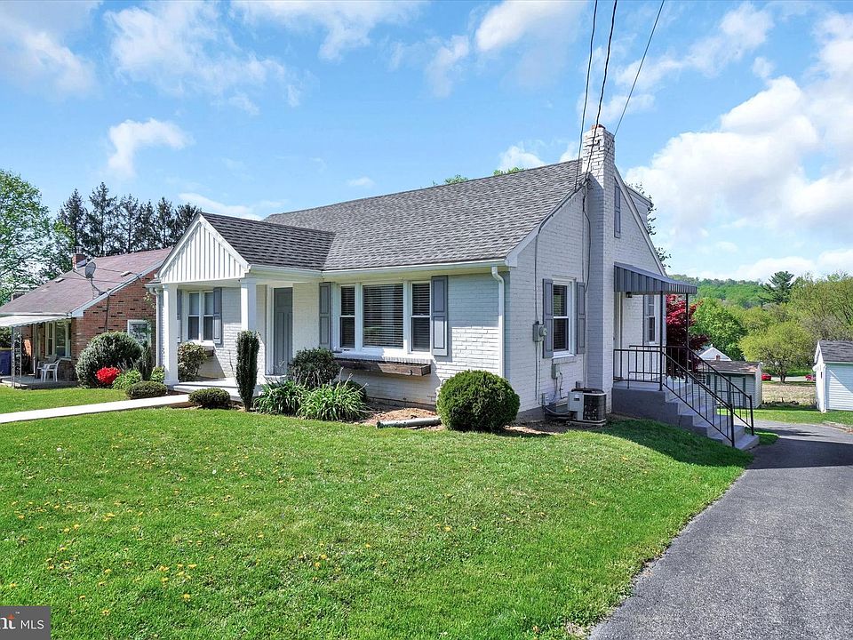 105 Main St, Seven Valleys, PA 17360 Zillow