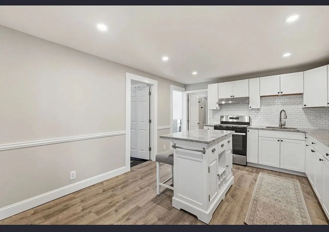 7 bed, 2.0 bath, 1407 sqft, $2,800 — Photo 3