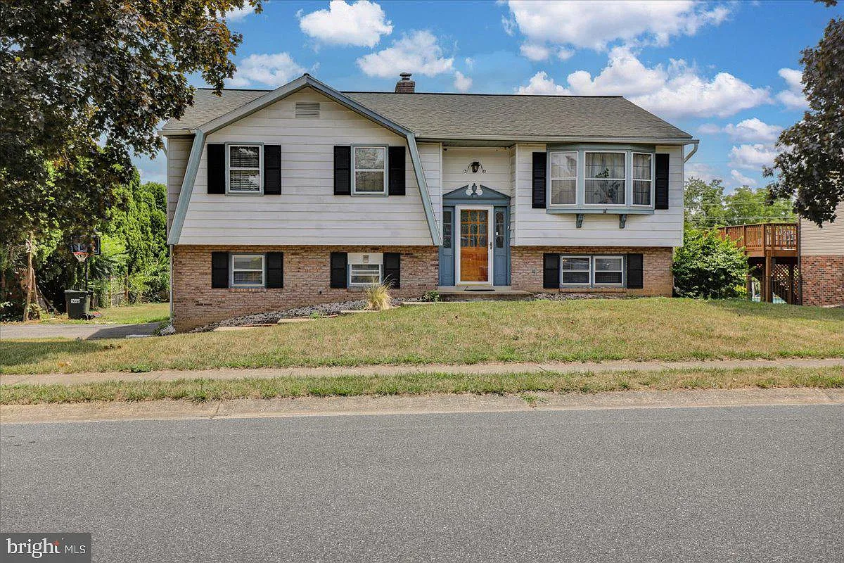 2145 Georgetown Dr photo 1