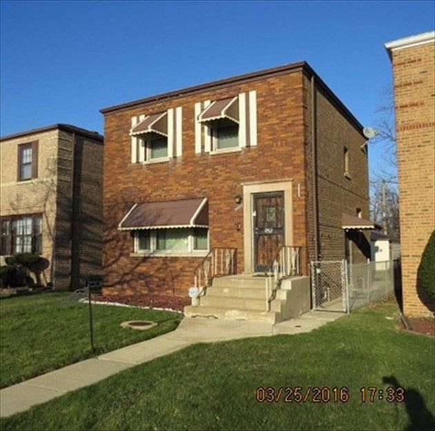 2nd image of 9855 S Ingleside Ave