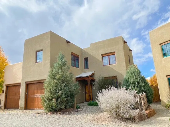 406B Apache Dr, Taos, NM 87571