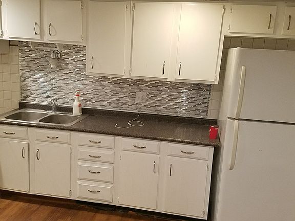 3rd image of 2299 Elmwood Ave APT 1