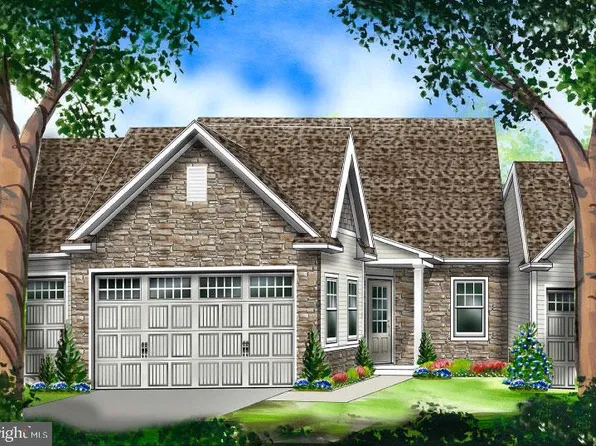 401 Meadow Rose Dr #166, Lititz, PA 17543