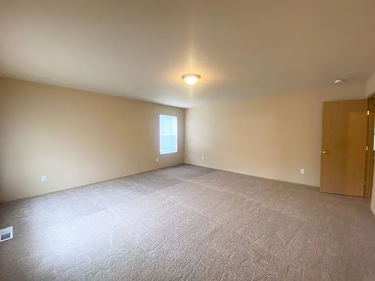 21367 SE 299th Way — Photo 11