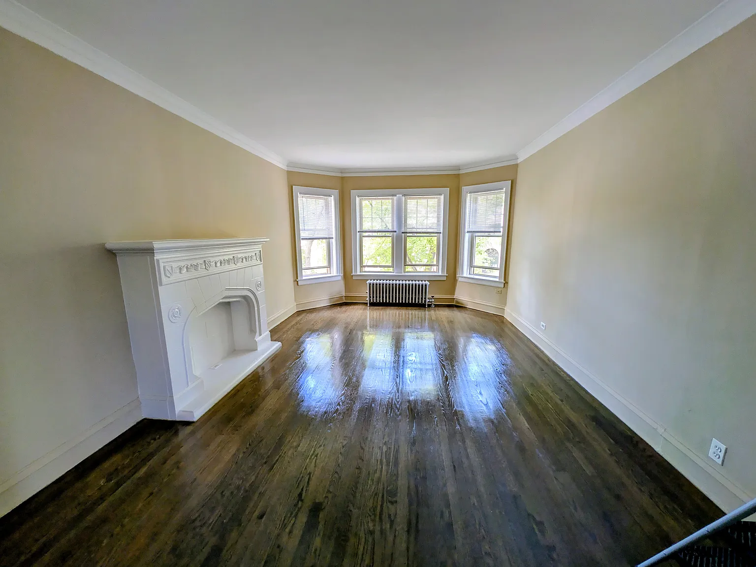 3 bed, 1200 sqft, $2,595 — Photo 1