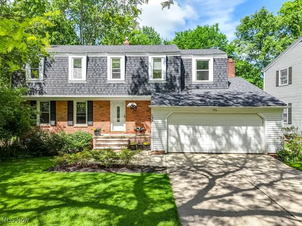 139 Elm Ct, Chagrin Falls, OH 44022