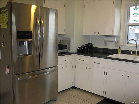 4th image of 51 Tillotson Ave
