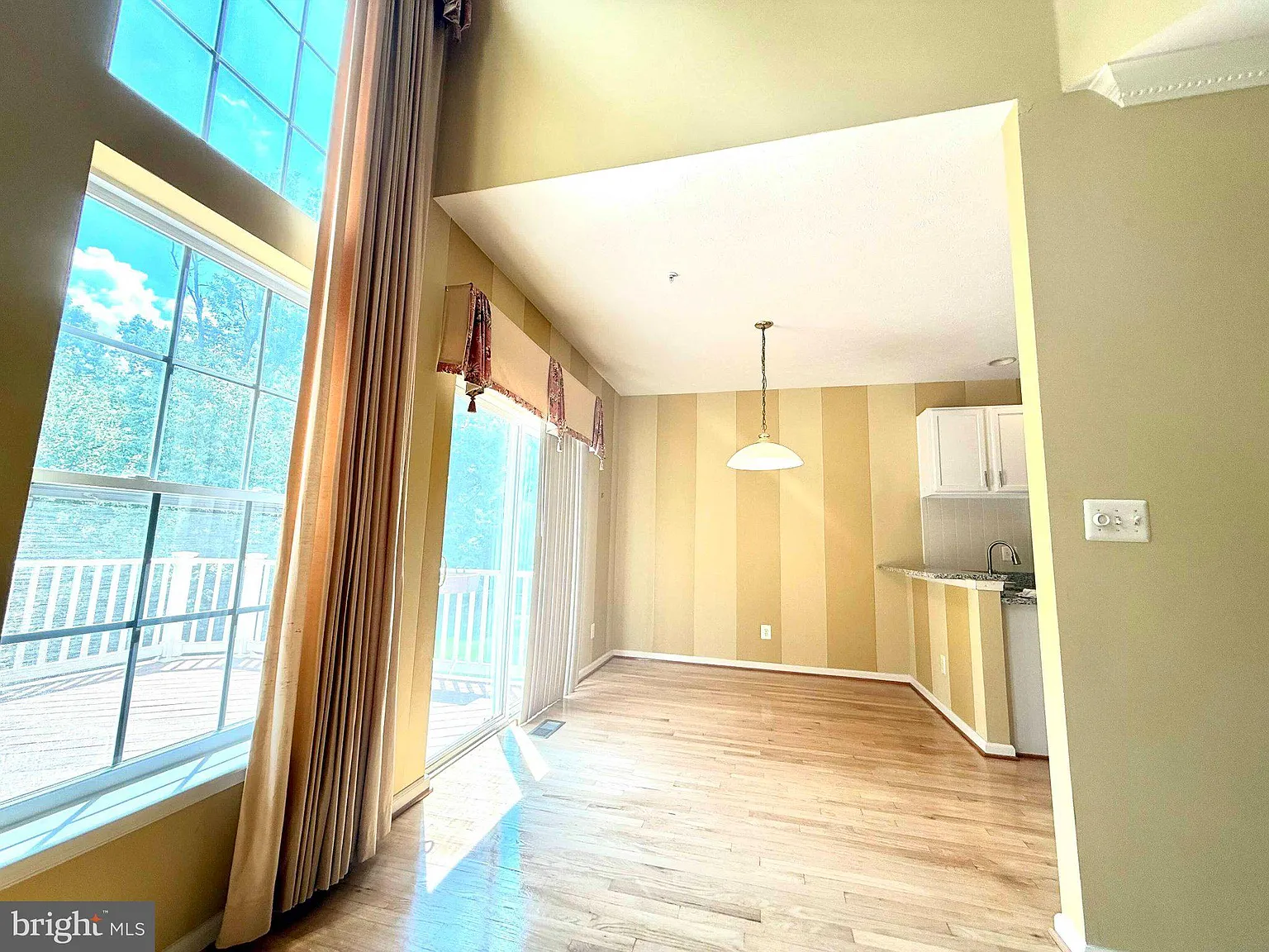3 bed, 2.5 bath, 1925 sqft, $2,850 — Photo 4