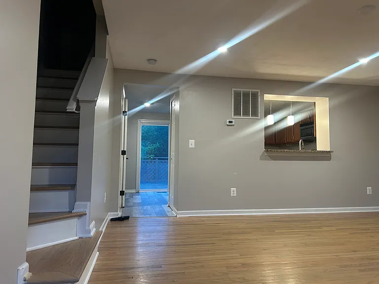 1009 Highpointe Blvd — Photo 2