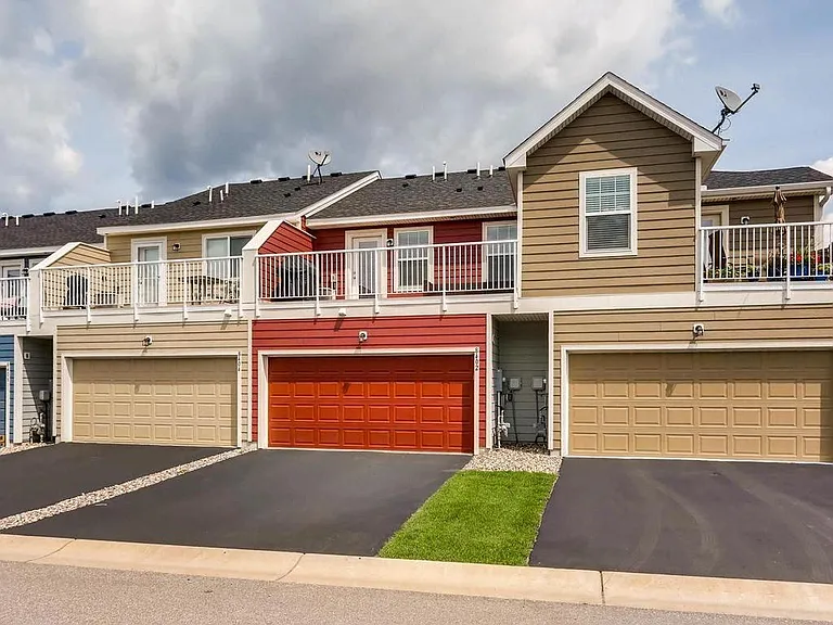 8402 Hemlock Ln N — Photo 18