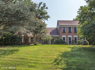 18109 Hollingsworth Dr, Rockville, MD 20855