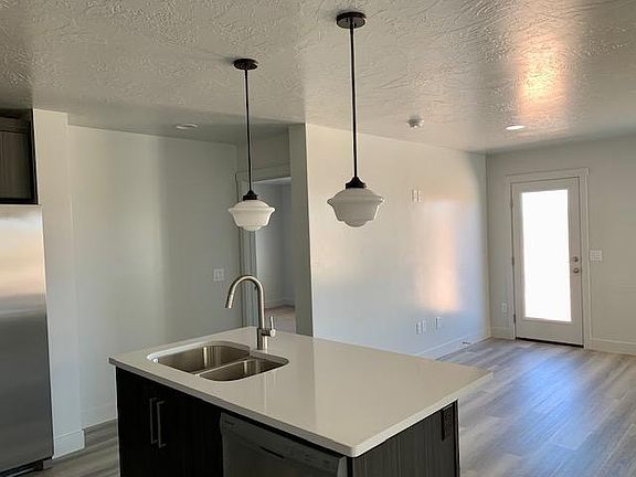 4th image of 3891 E Desert Canyons Pkwy