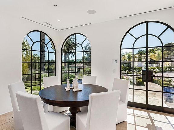Breakfast room