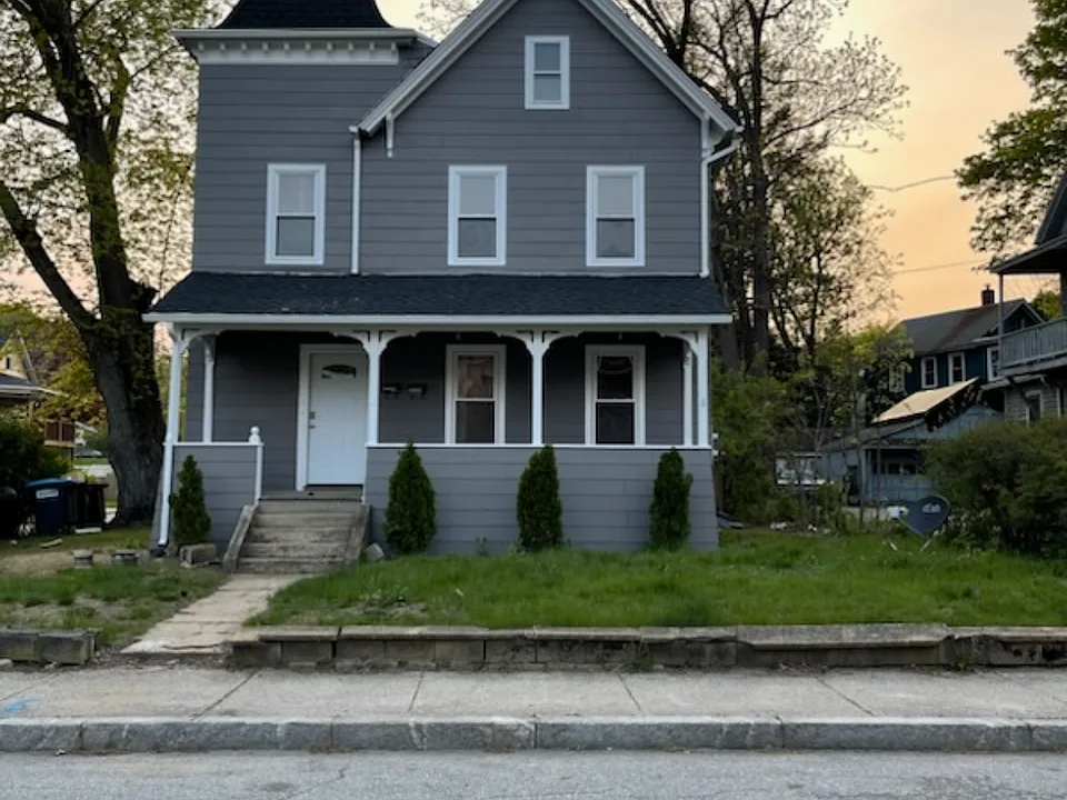 176 Everett St #2