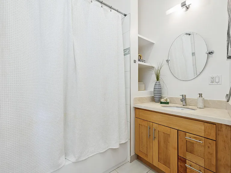 2407 Octavia St #4 — Photo 10