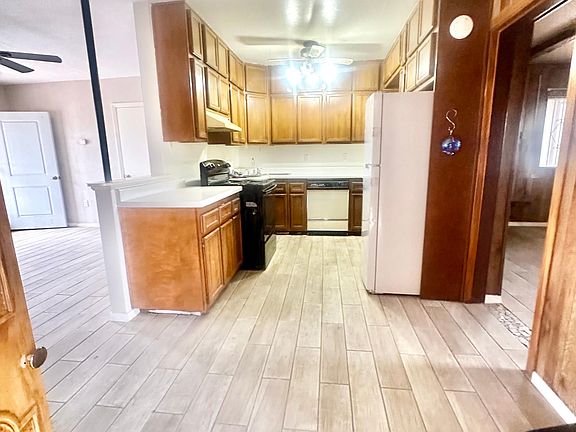 5th image of 151 Papaya St