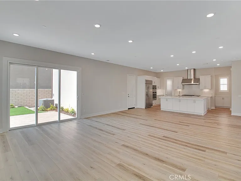 27031 California Ct — Photo 4