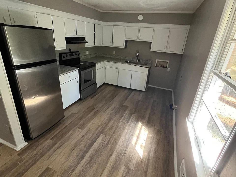 116 Larchwood Dr