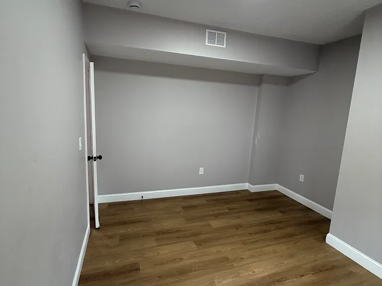 24 E Chestnut St #2 — Photo 15