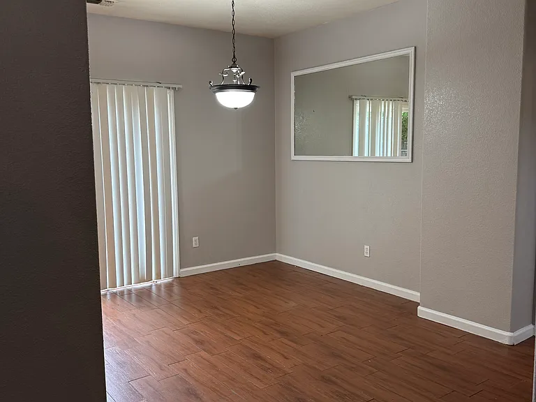 393 Mosburg Loop — Photo 5