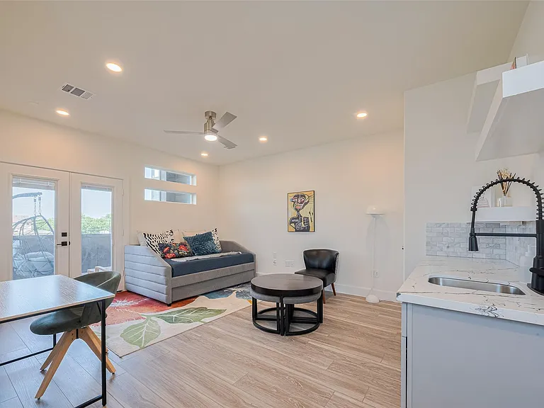 2909 Nagle St — Photo 24