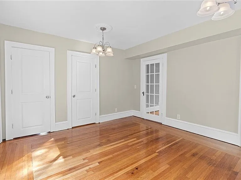 2915 Post Rd #1 — Photo 3