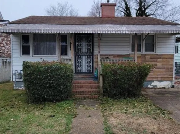 1040 42nd St, Newport News, VA 23607