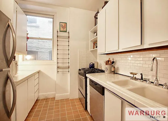 Sold by Warburg | media 14