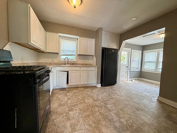 3rd image of 439 E High Street