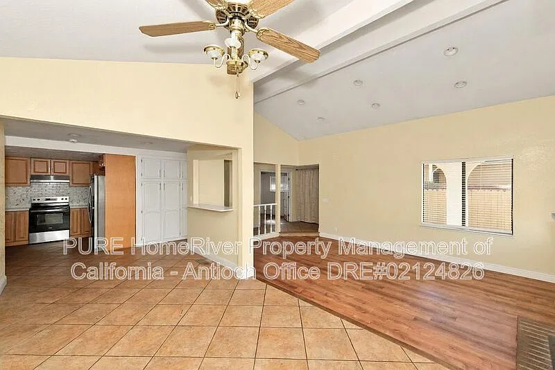 4 bed, 2.0 bath, 1821 sqft, $3,350 — Photo 3