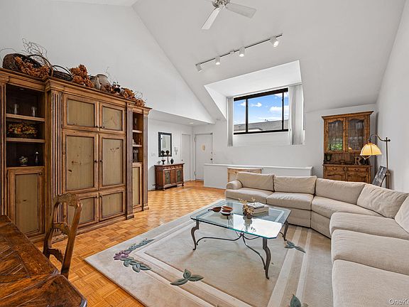 4th image of 21 Canterbury Road #15