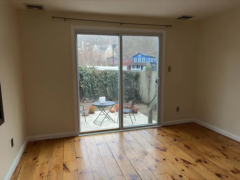 110 Robbins St — Photo 6