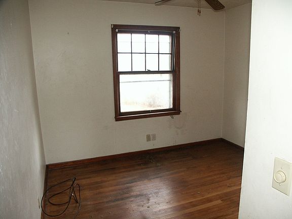 4th image of 1991 Linwood Ave