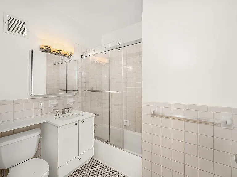 121 Madison Ave #11C — Photo 6