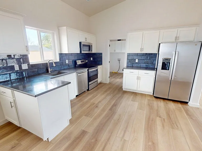 121 Glen Canyon Dr — Photo 4
