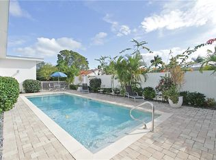 10042 Vanderbilt Dr, Naples, FL 34108