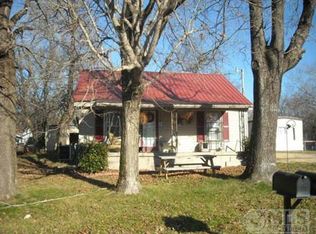 105 1/2 Water St, Ashland City, TN 37015