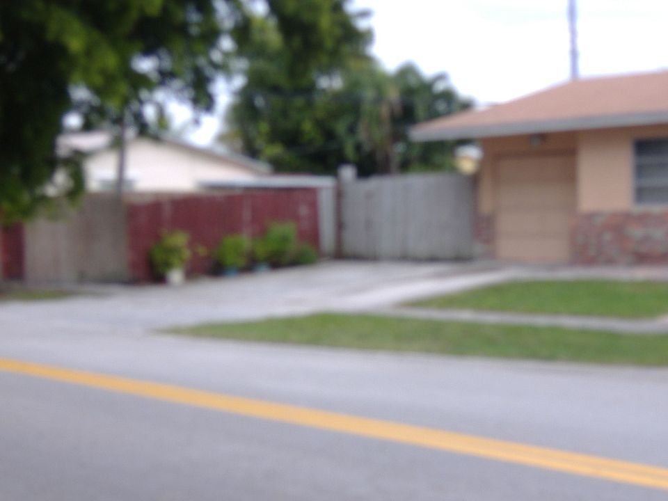 2nd image of 7591 Sheridan St