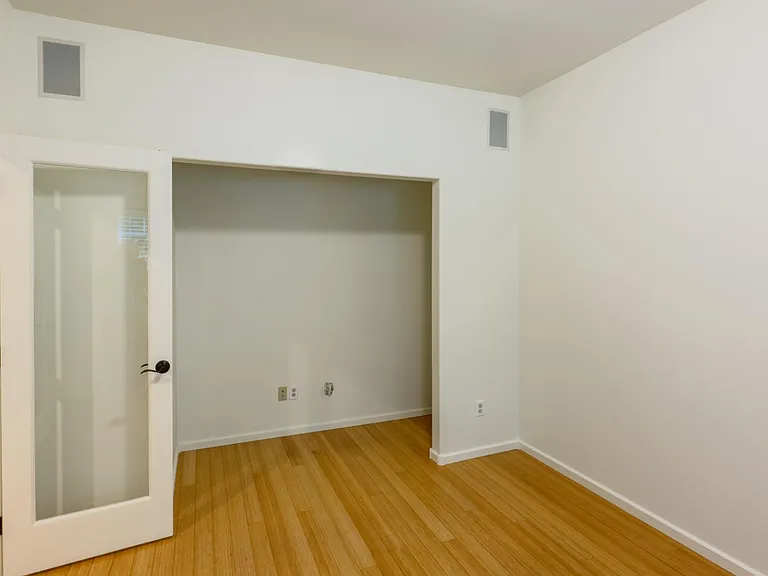 1631 NW Hickory Pl — Photo 13