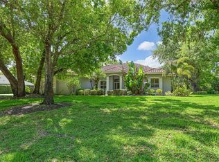 3240 Walter Travis Dr, Sarasota, FL 34240