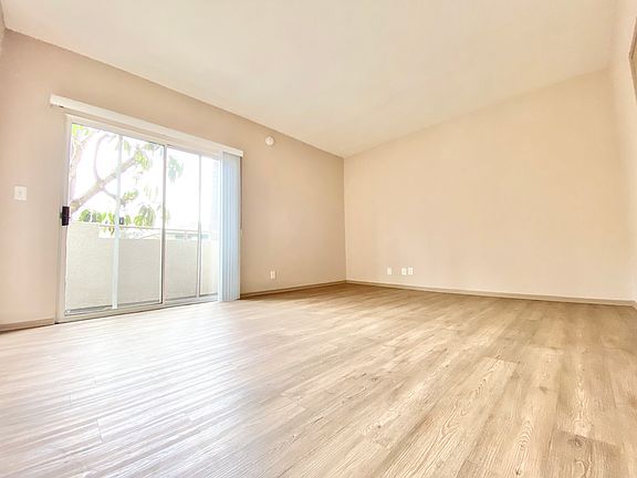 5th image of 11221 Richland Ave APT 209