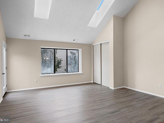 5th image of 4904 Dunbarton Rd