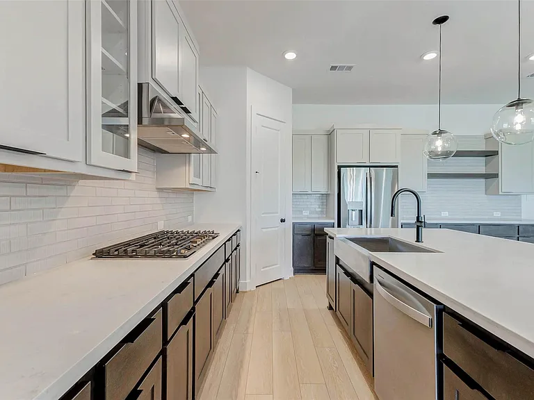 1322 Village Fls — Photo 12