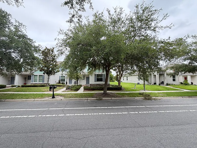 2411 Grasmere View Pkwy N — Photo 51