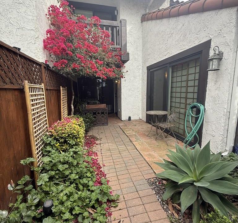 1st image of 19 Mission Plaza Dr
